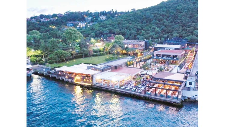 Oligark’tan hediye çekli rüşvet iddiası