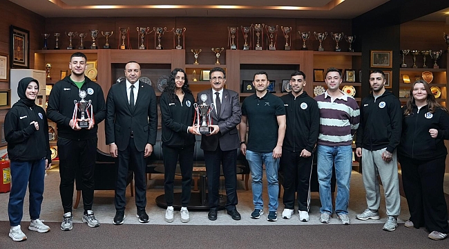 İstanbul Aydın Üniversitesi Rektörü Prof. Dr. İbrahim Hakkı Aydın’dan Şampiyon Sporculara Tam Destek