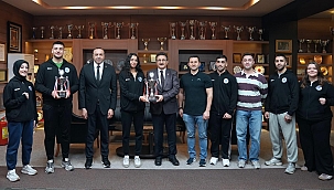İstanbul Aydın Üniversitesi Rektörü Prof. Dr. İbrahim Hakkı Aydın’dan Şampiyon Sporculara Tam Destek